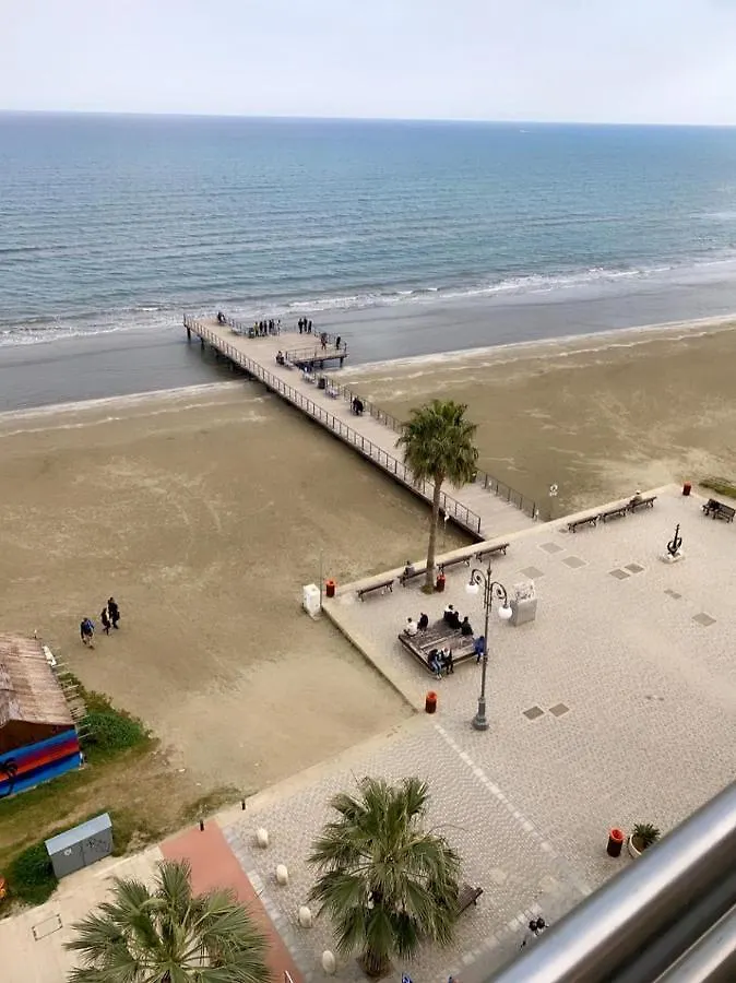 Larnaca Room, 50M To The Finikoudes Beach Alloggio in famiglia